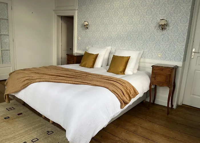 Mercier de Montigny - Les Chambres du Beffroi - SPA et Massage